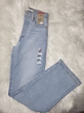 Levi's Women's Light Wash High-Rise Straight Jeans